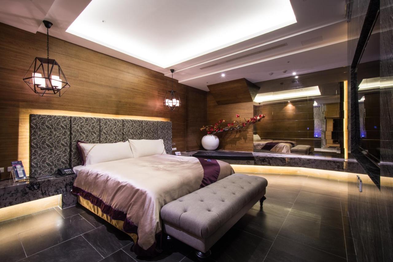 U-Her Hotel Taichung Exterior foto