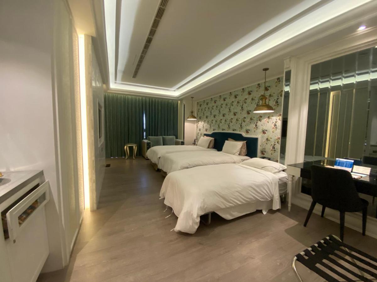 U-Her Hotel Taichung Exterior foto