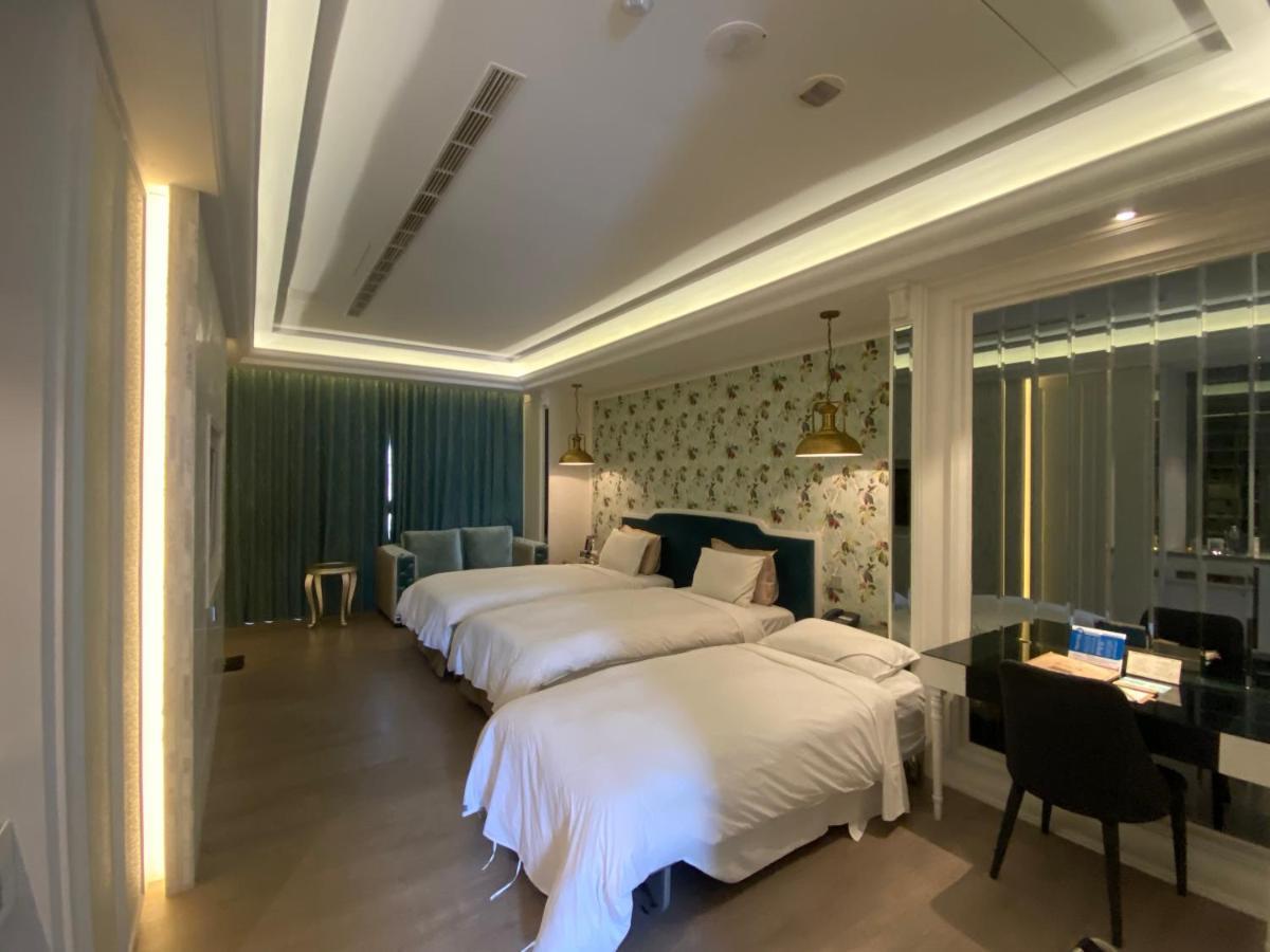 U-Her Hotel Taichung Exterior foto