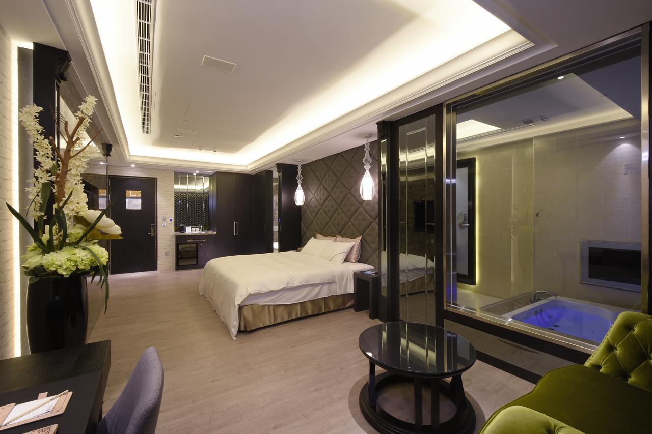 U-Her Hotel Taichung Exterior foto