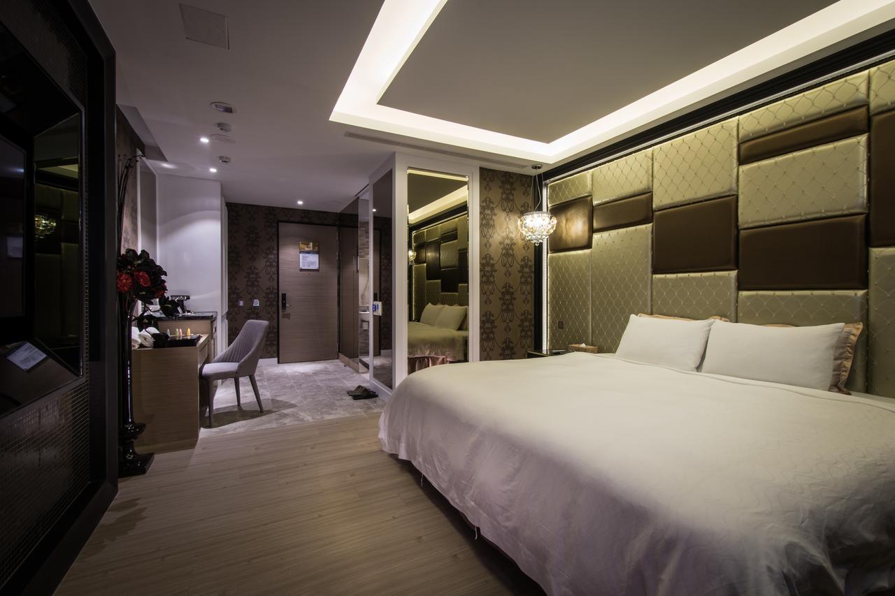 U-Her Hotel Taichung Exterior foto