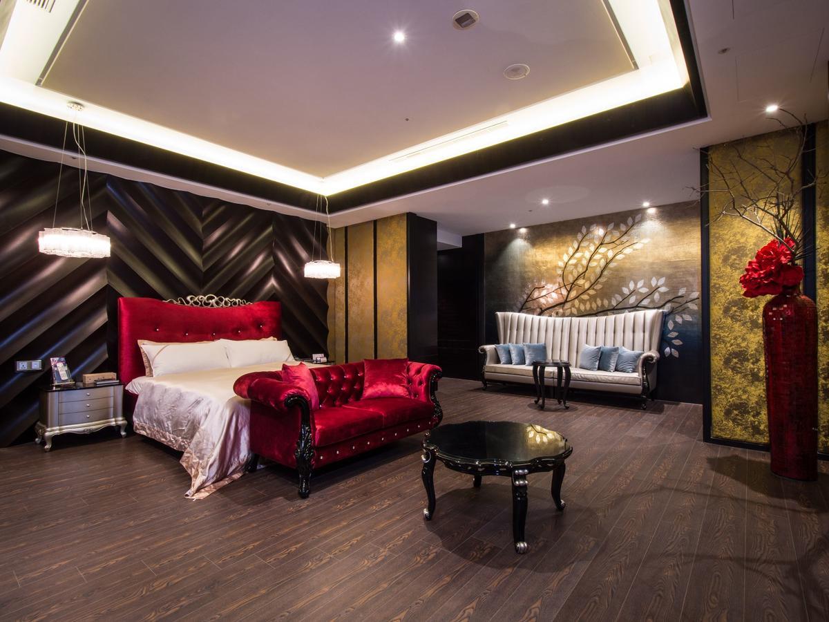 U-Her Hotel Taichung Exterior foto