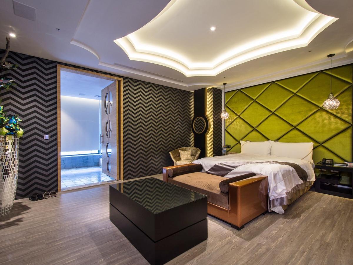 U-Her Hotel Taichung Exterior foto
