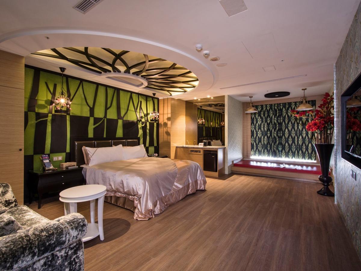 U-Her Hotel Taichung Exterior foto