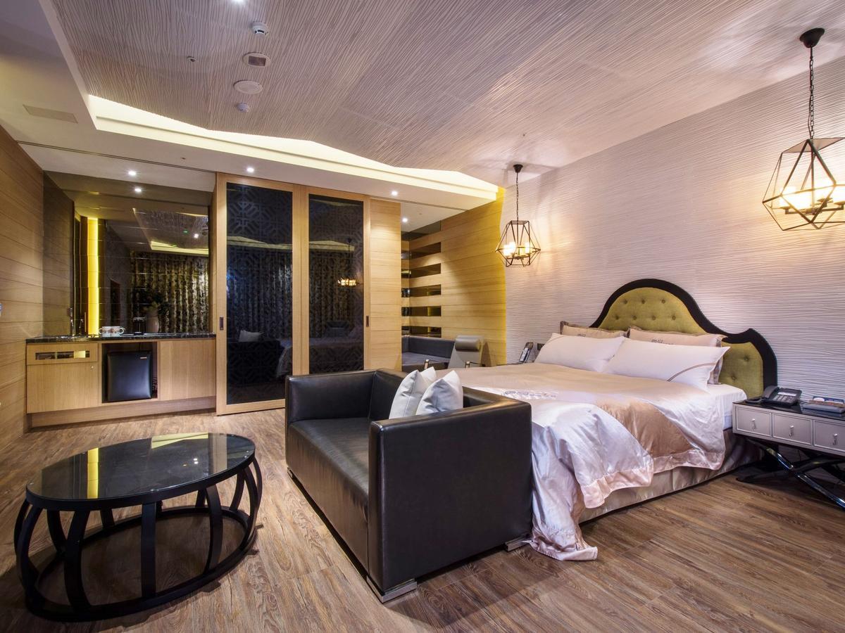 U-Her Hotel Taichung Exterior foto