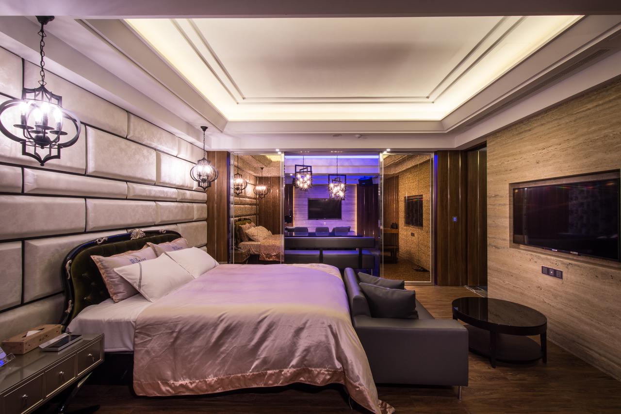 U-Her Hotel Taichung Exterior foto