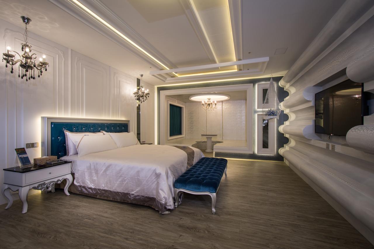 U-Her Hotel Taichung Exterior foto