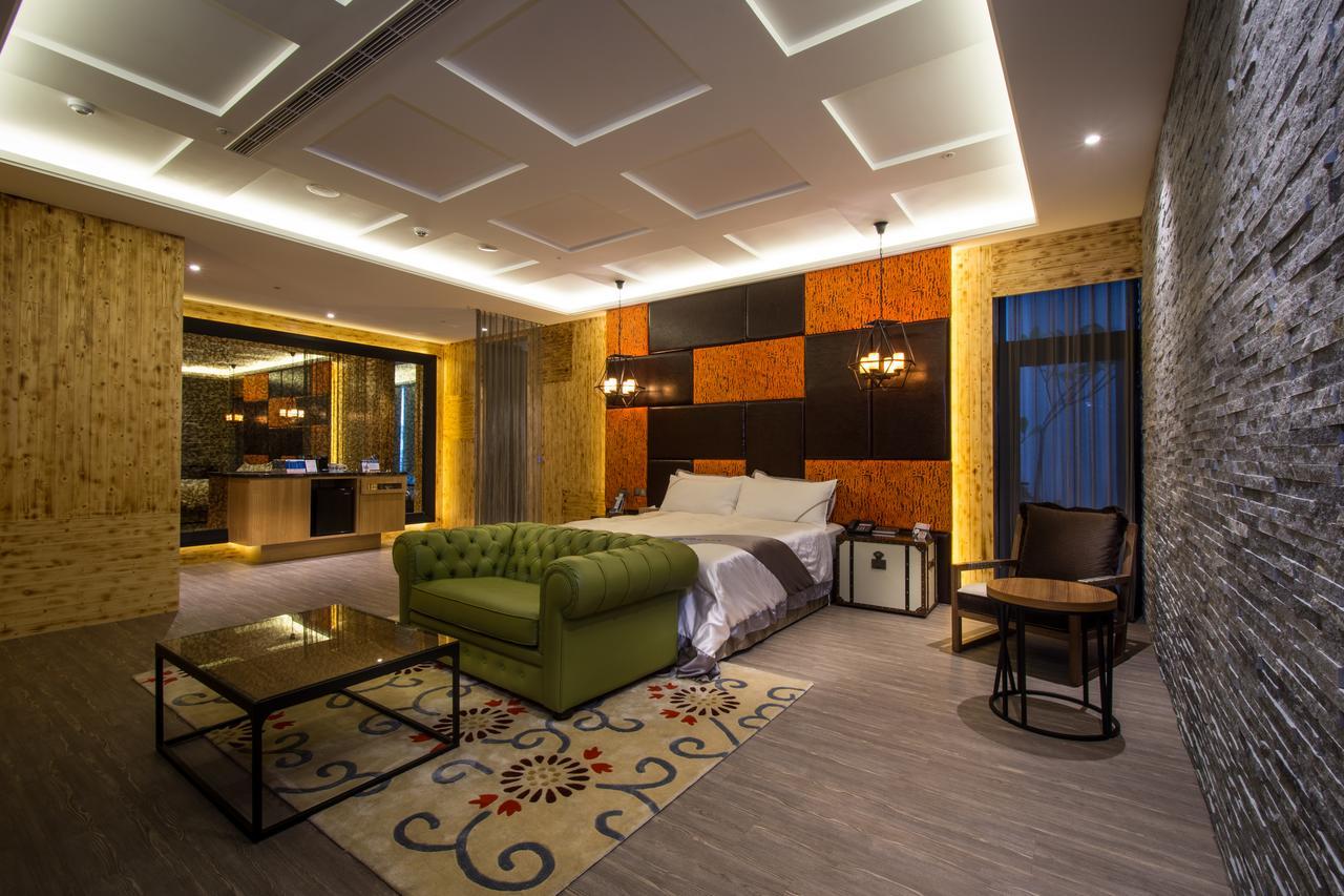 U-Her Hotel Taichung Exterior foto