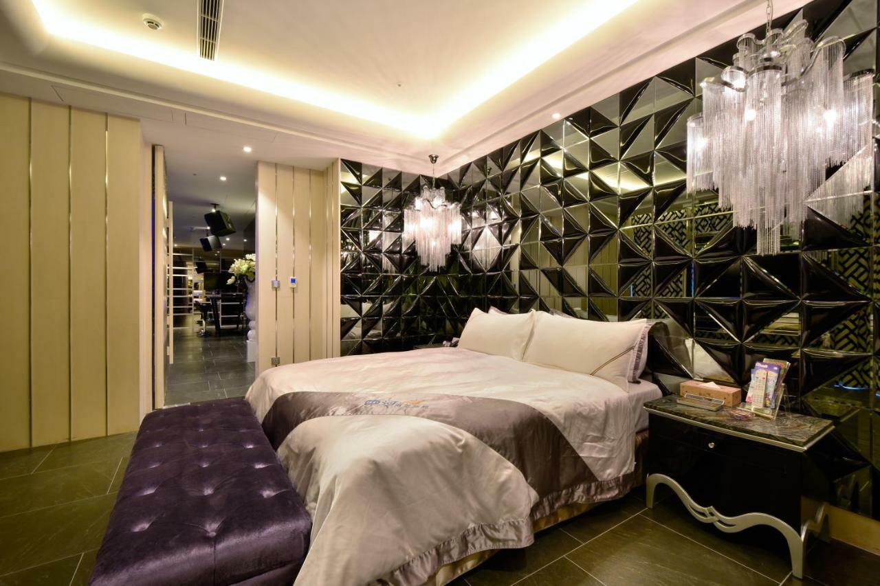 U-Her Hotel Taichung Exterior foto