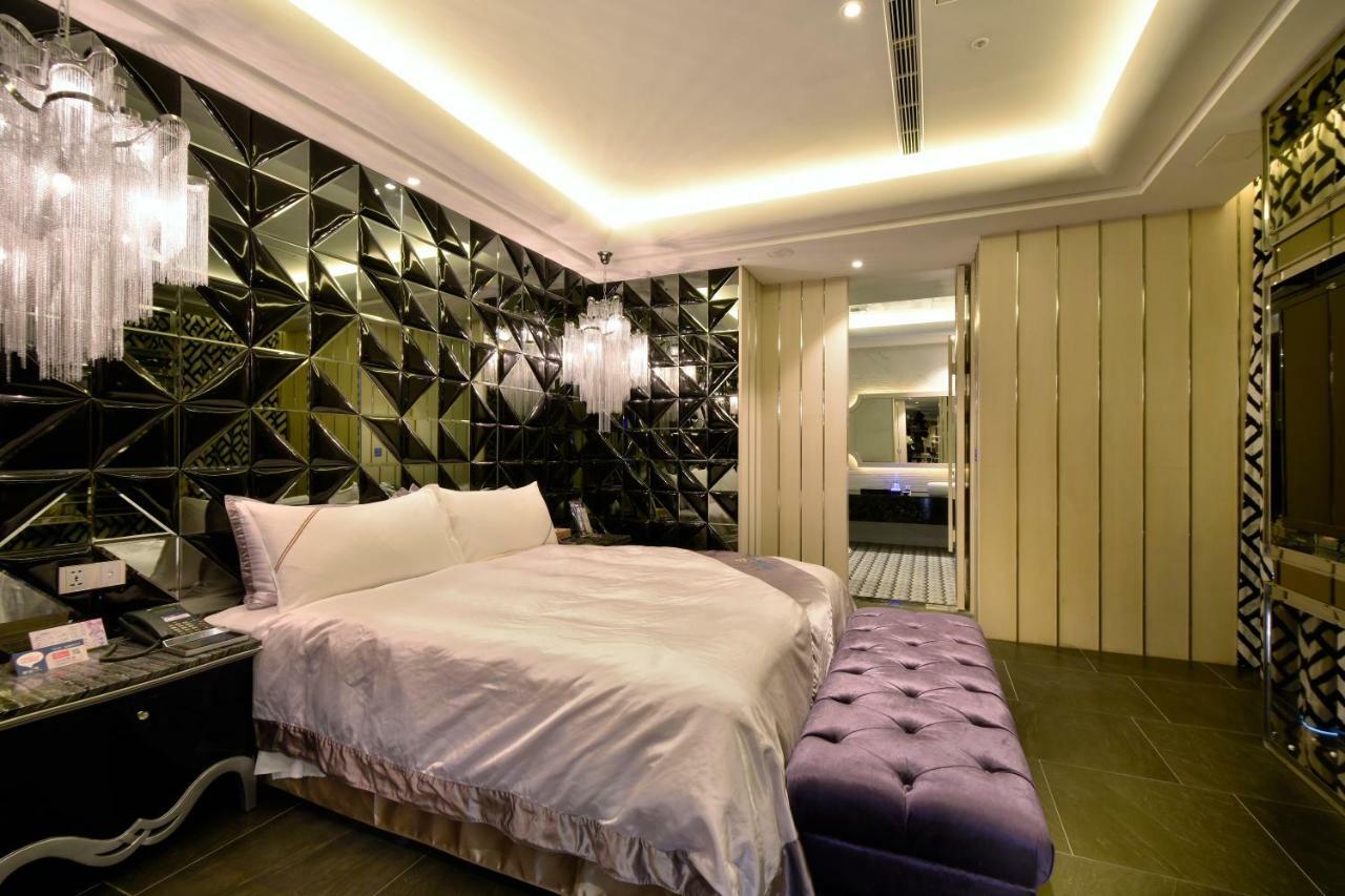 U-Her Hotel Taichung Exterior foto