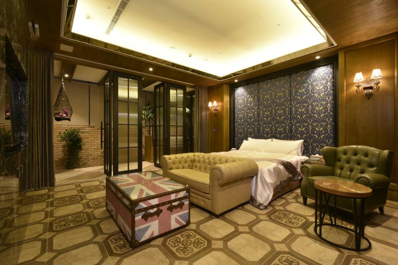 U-Her Hotel Taichung Exterior foto
