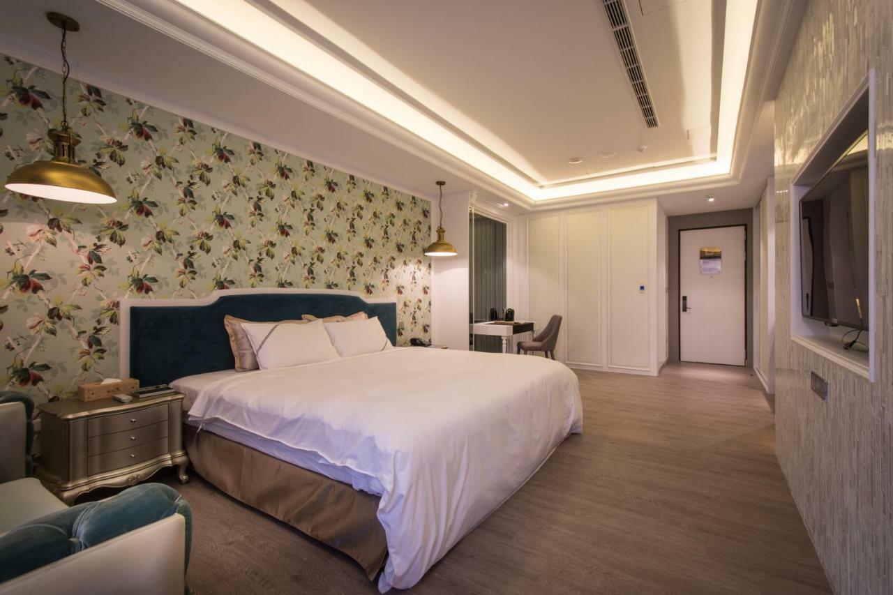 U-Her Hotel Taichung Exterior foto